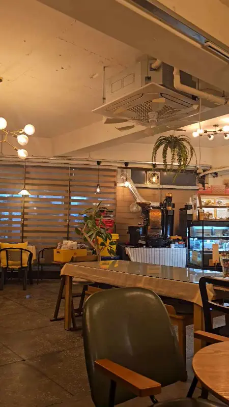 카페 내부 전경