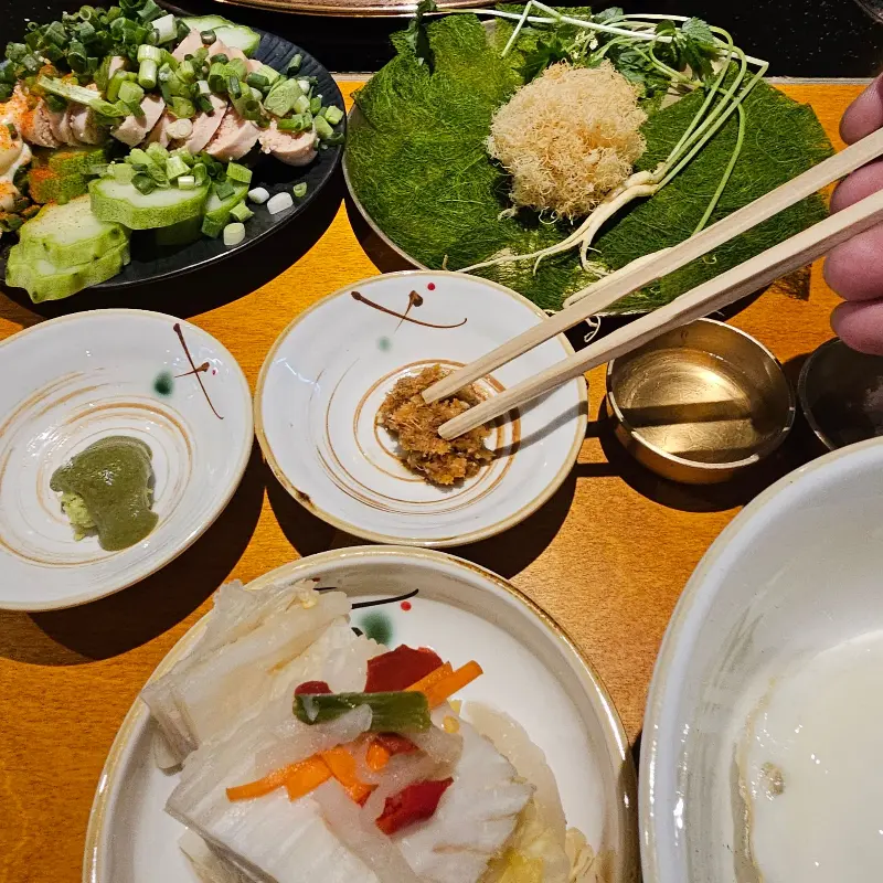 정갈하게 차려진 고다이의 한 상