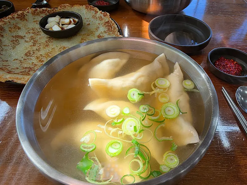 뽀얀 콩국수의 자태