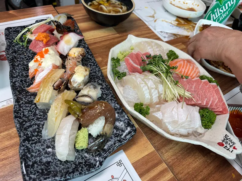 모듬 초밥과 특 초밥