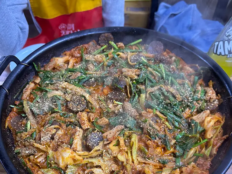 푸짐한 순대곱창 볶음