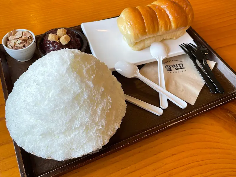 순백우유빙수와 연유식빵