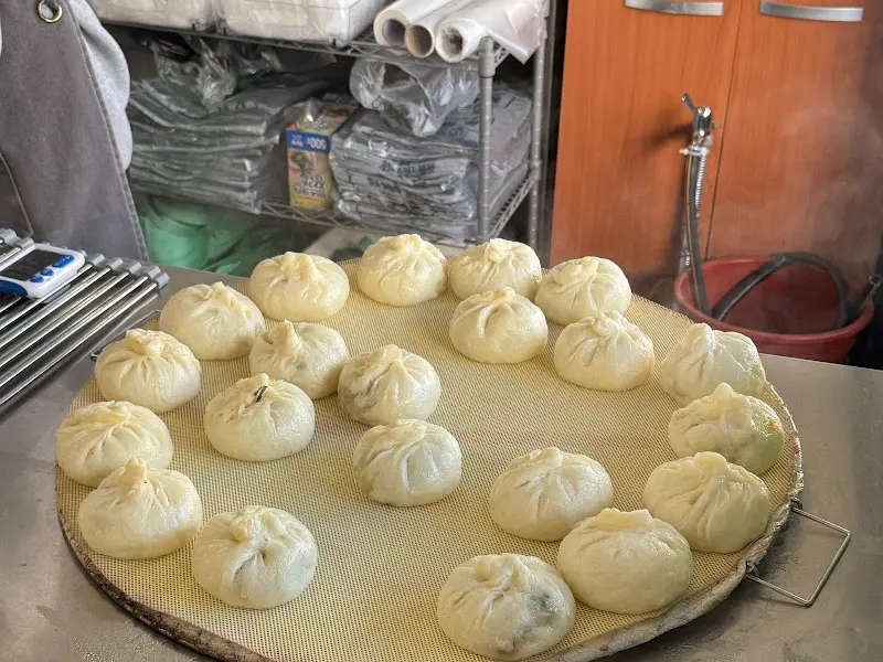 찜통에서 갓 꺼낸 찐빵