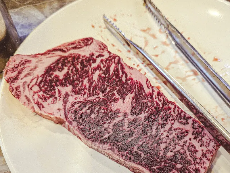 마블링이 선명한 방수한우 치맛살