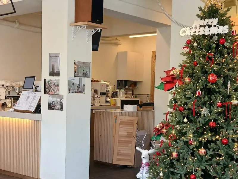 카페 내부 크리스마스 장식