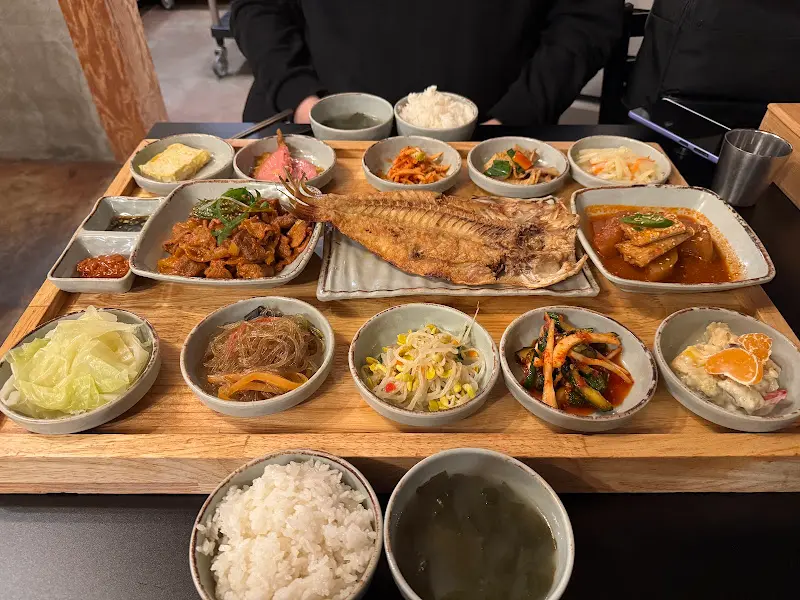 푸짐한 옥돔구이 한 상 차림