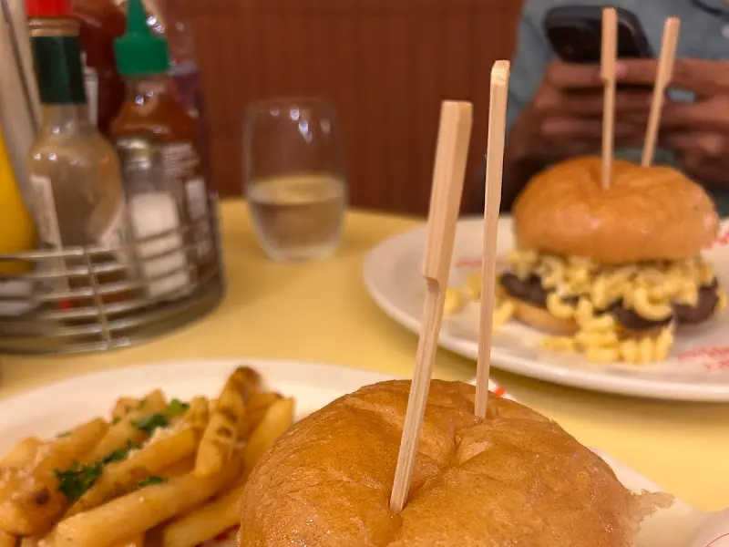 햄버거와 감자튀김