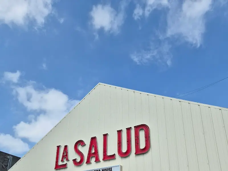 LA SALUD 간판