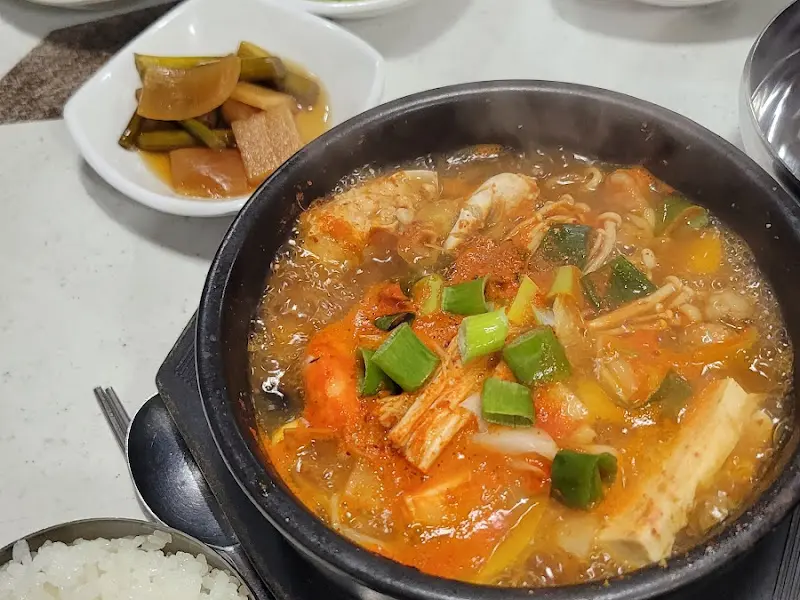 해물뚝배기 근접샷