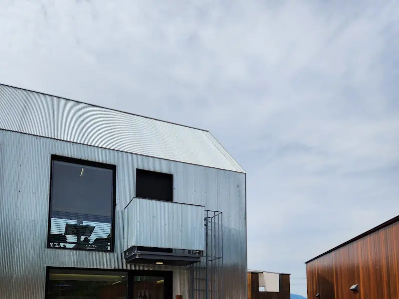 오마이북카페 외관