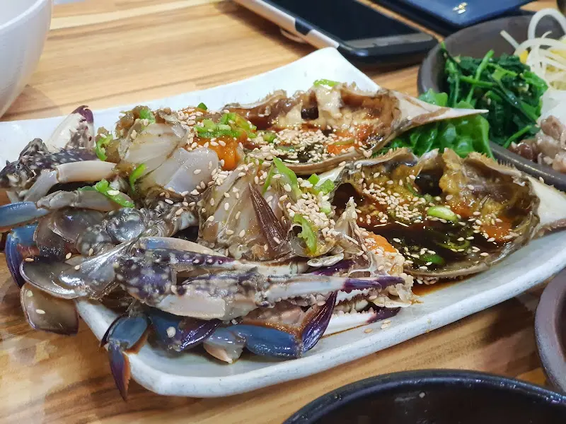 메인 메뉴와 반찬들