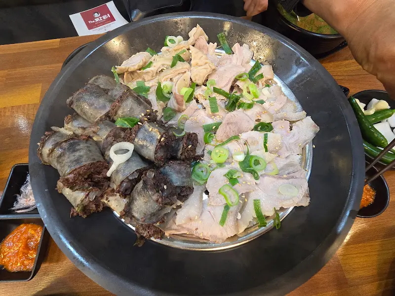 모듬 한 상 차림