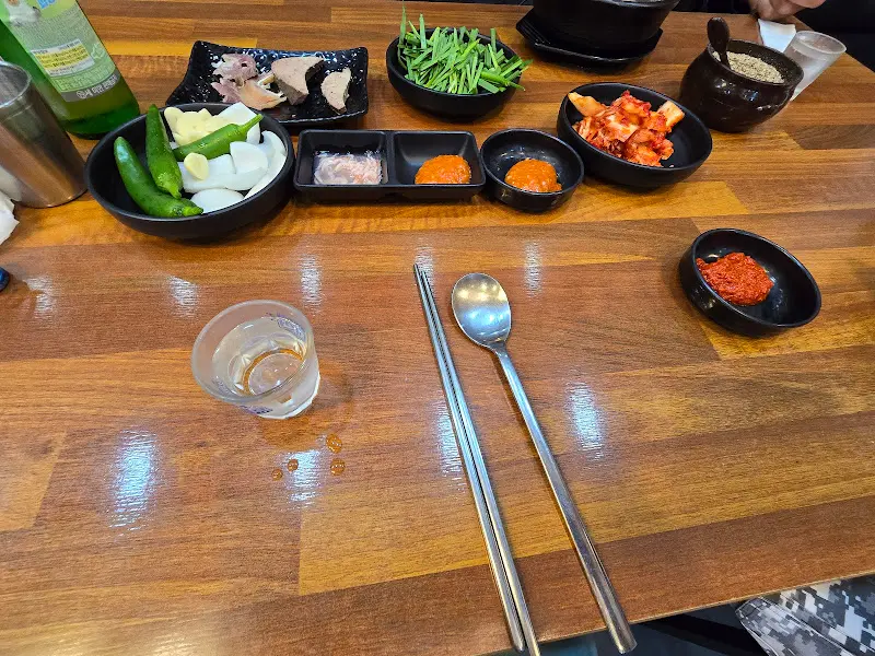 모듬 한 상 차림 전체 샷