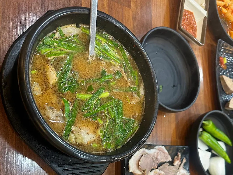 돼지국밥 전체 샷
