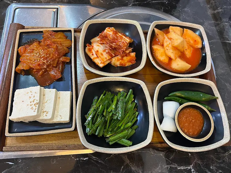 정갈하게 차려진 밑반찬