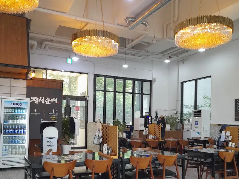 정성순대 내부 인테리어