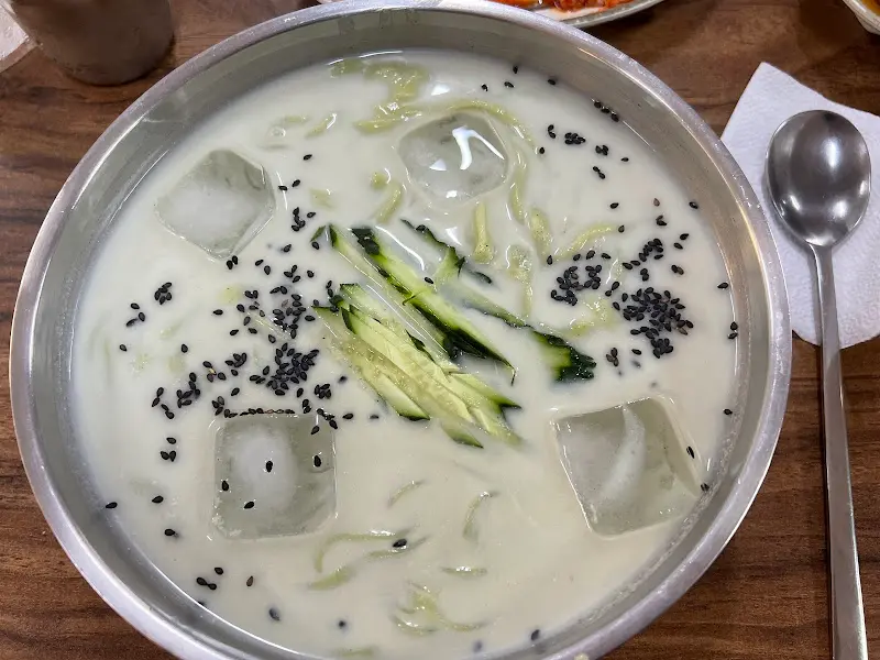 시원한 콩국수