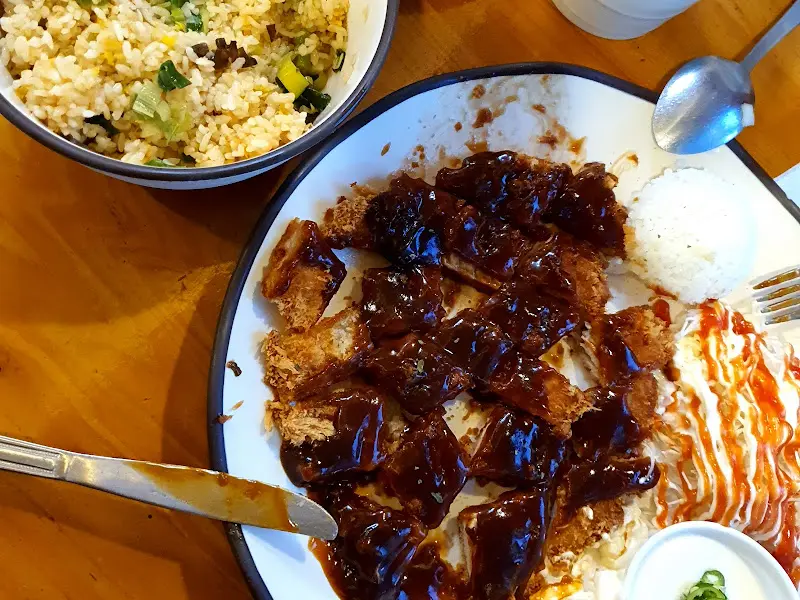 삼선볶음밥과 돈까스