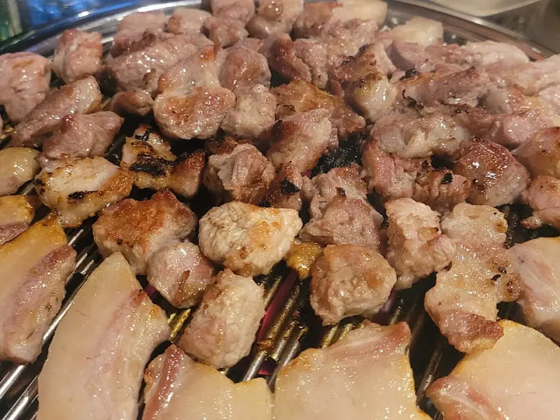 불판 위의 흑돼지