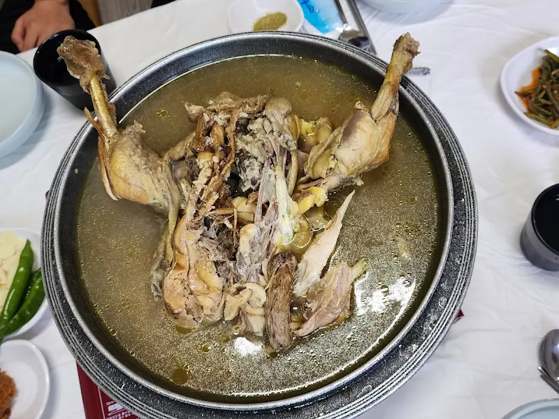 푸짐한 백숙 한 상