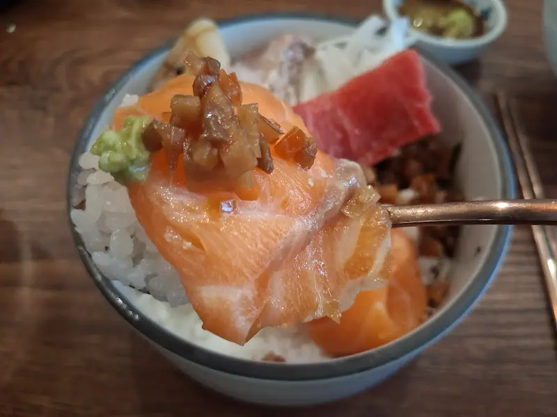 카이센동 한 입