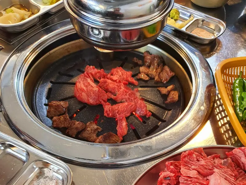 소고기 굽는 모습