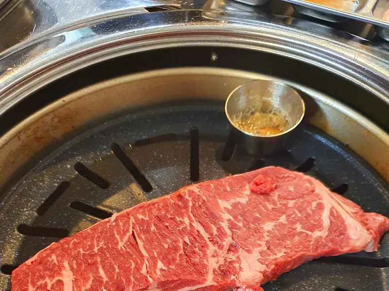 소고기 굽는 모습