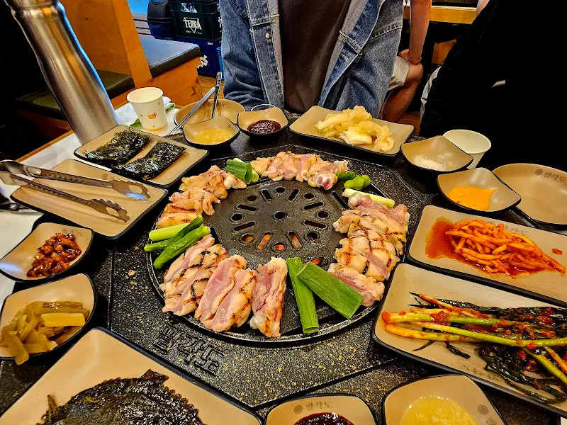 다채로운 곁들임 메뉴