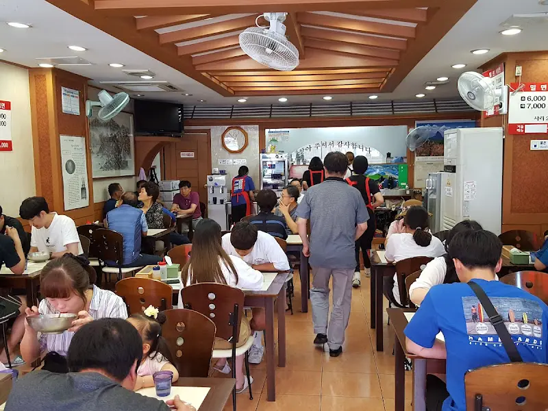 황보밀면 내부 전경