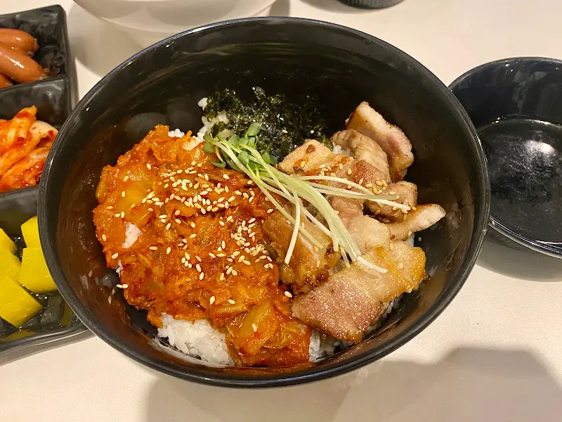 김치삼겹살덮밥 클로즈업