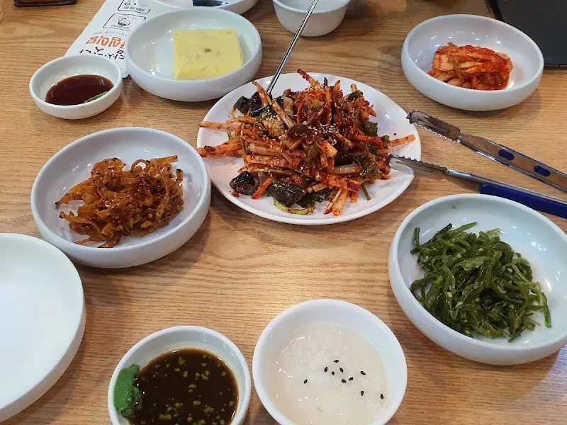 신선한 복어 무침회