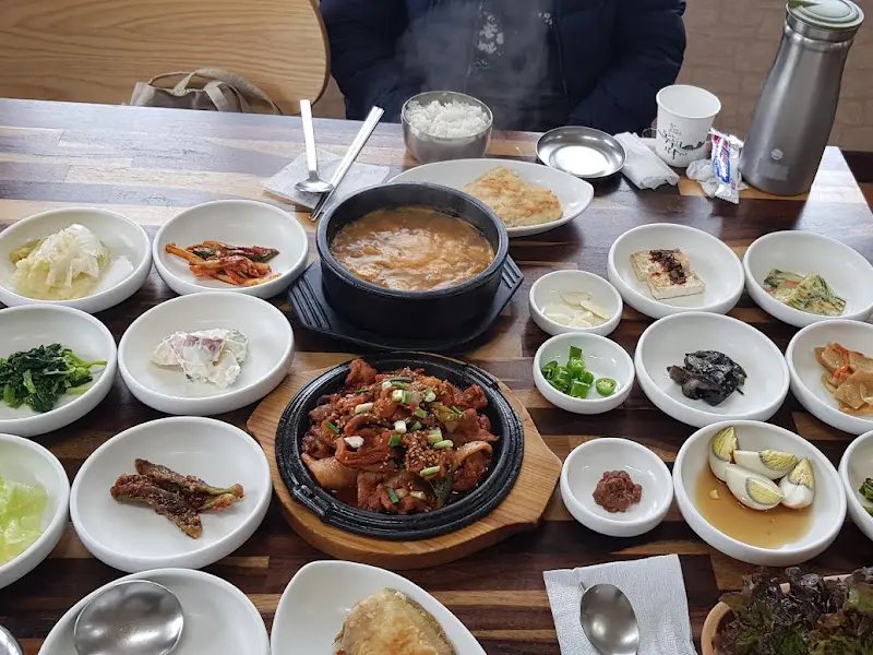 돼지불고기, 청국장, 가자미구이