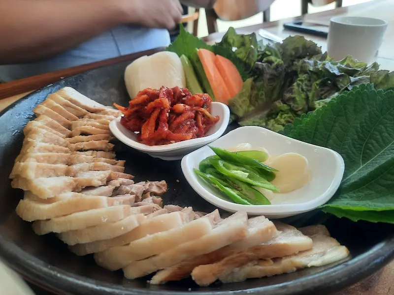 보쌈 정식 한상 차림