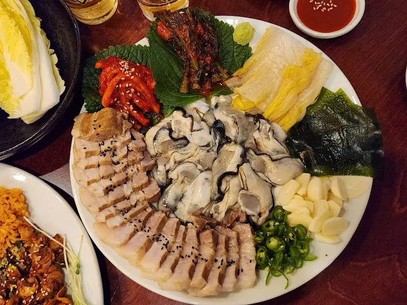 푸짐한 굴보쌈 한 상