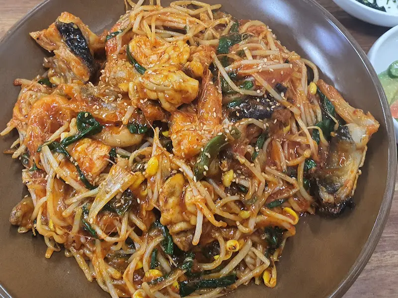 깔끔하게 비워낸 볶음밥