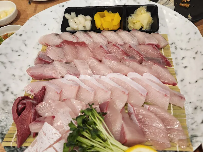 싱싱한 도다리회의 클로즈업