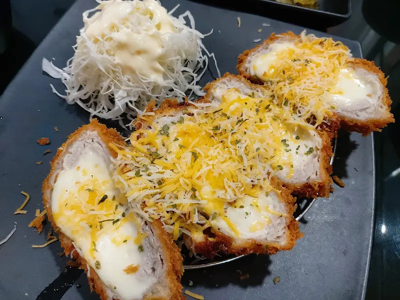 치즈 돈까스 단면