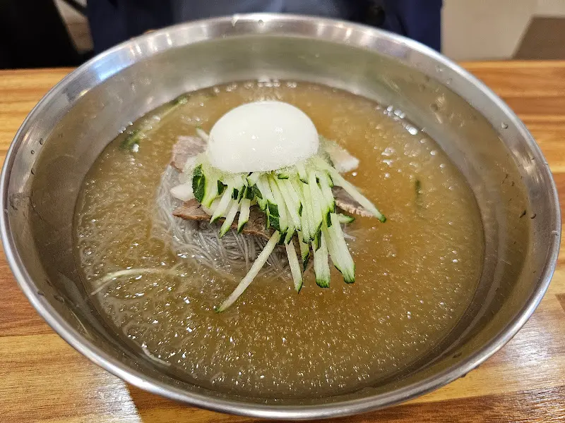 물냉면