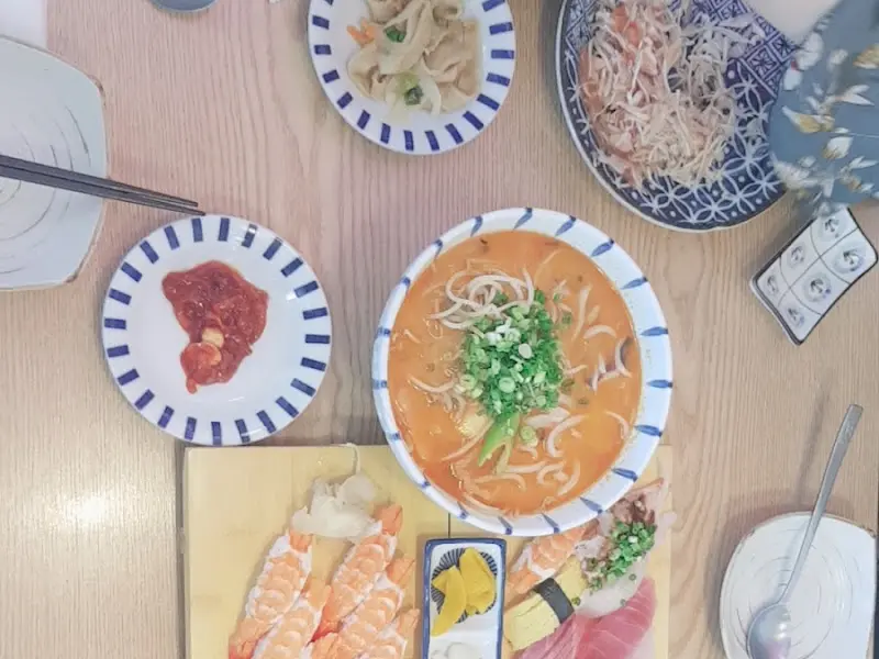 초밥과 곁들여 먹기 좋은 반찬들