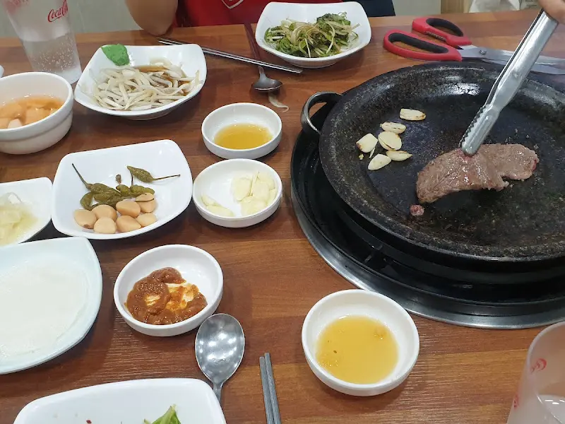 푸짐하게 차려진 한 상 차림