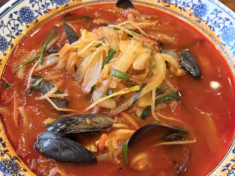 푸짐한 해산물이 인상적인 짬뽕