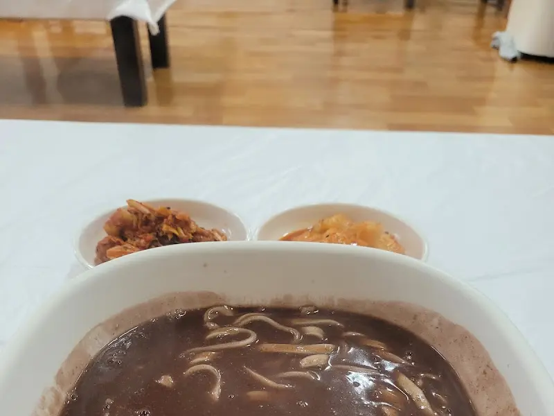 바다며느리 팥칼국수