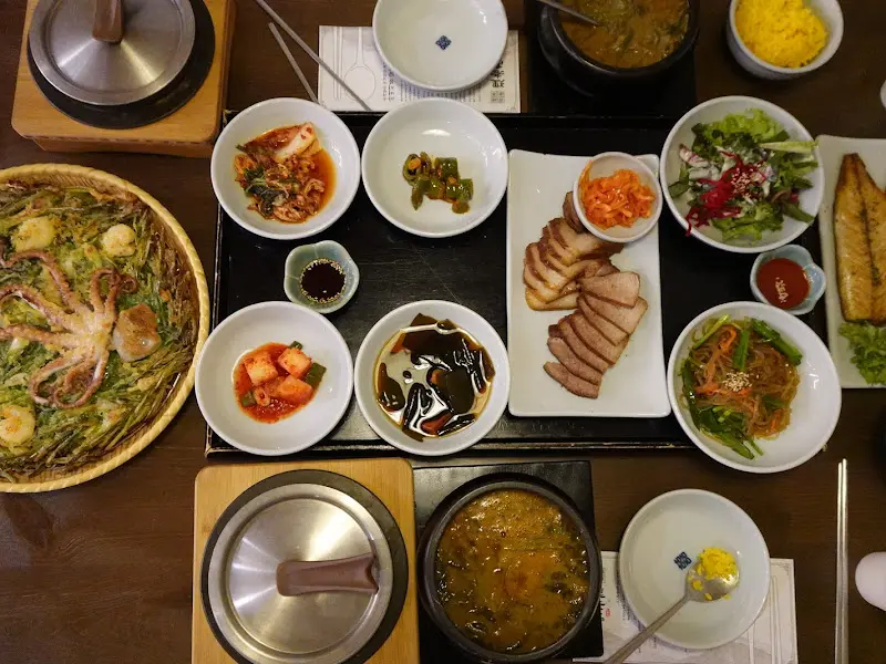 이로정 전체 상차림