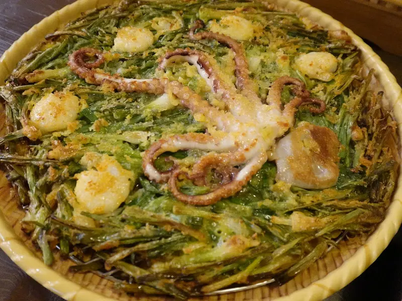 해산물이 듬뿍 들어간 이로정 해물파전