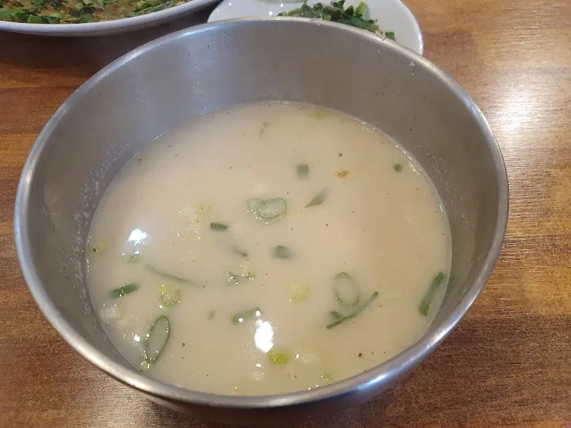 황태들깨곰탕 클로즈업