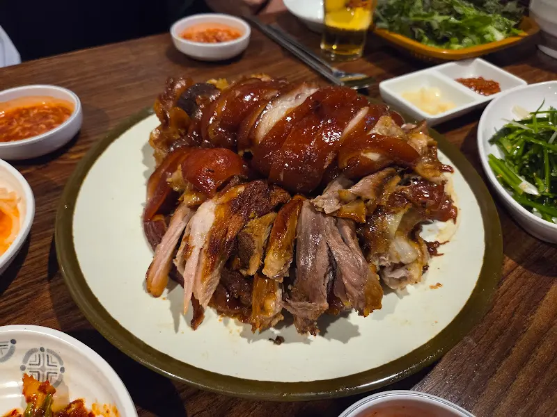 윤기가 흐르는 족발