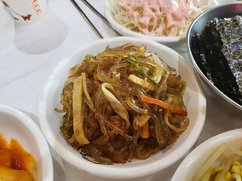 정갈한 밑반찬 - 잡채