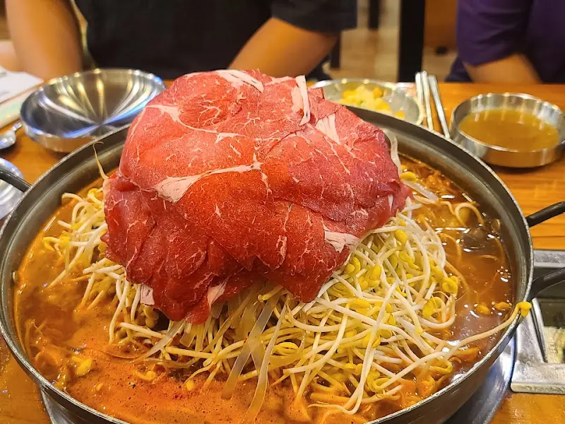 푸짐한 소고기 샤브샤브