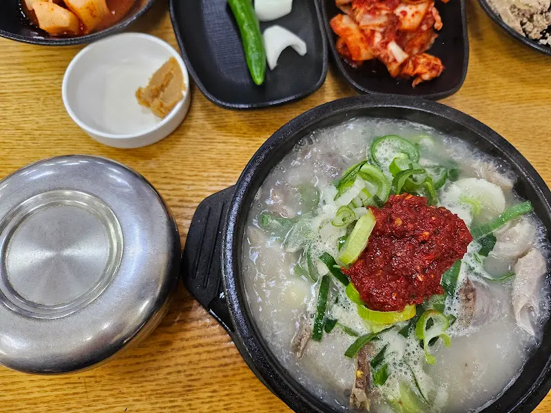 사골칼국수와 반찬