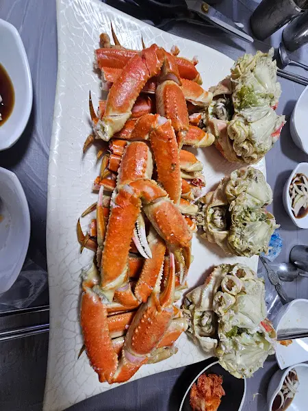 맛깔스러운 대게 요리